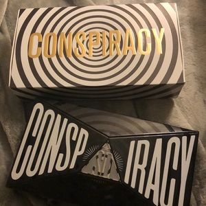 • Conspiracy Palette •
